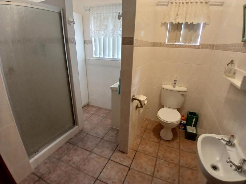 5 Bedroom Property for Sale in Stilbaai Wes Western Cape